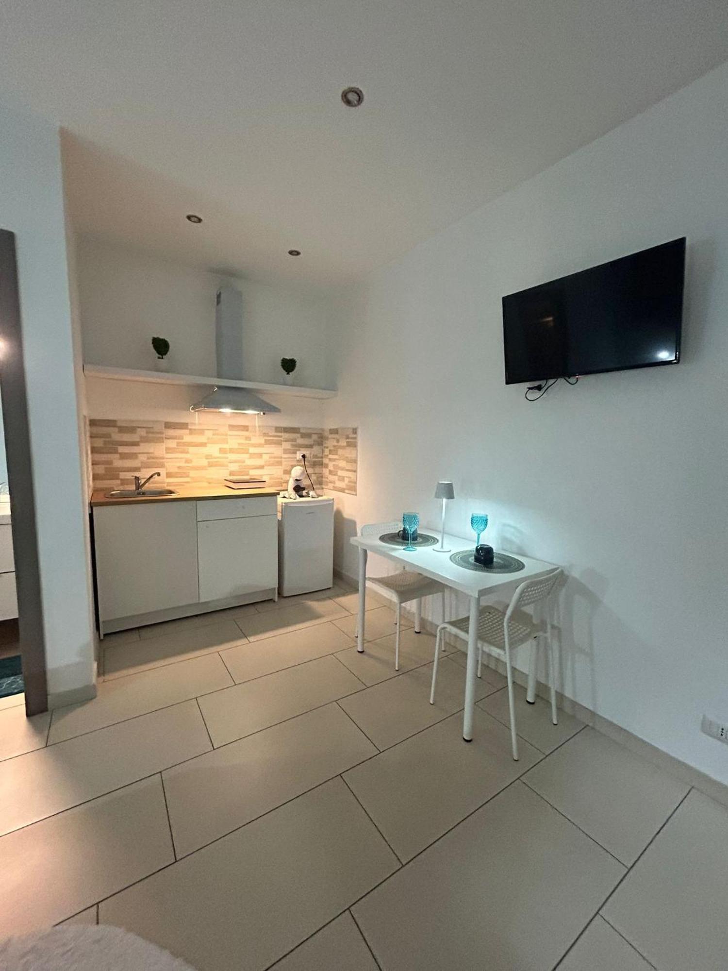J&S Sicily Apartments Aeroporto di Catania Fontana Rossa Esterno foto